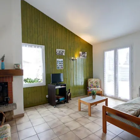 Holiday home Cosy 2 Avec Cheminee Et Jardin, Animaux Acceptes - Fr-1-496-162 *